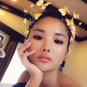 Meet your Posher, Vee